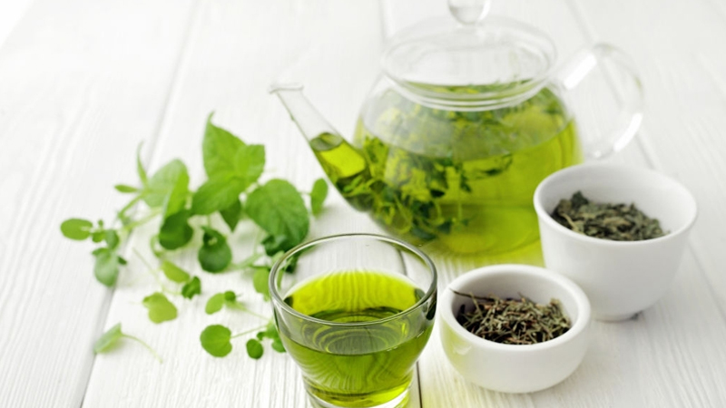 9-tac-dung-cua-tra-xanh-trong-lam-dep-va-suc-khoe-100_800x450